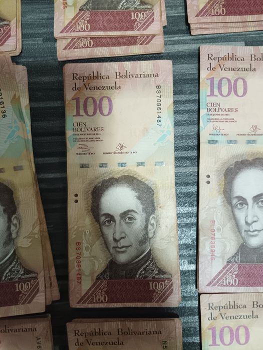 Bancnote 100 Bolivares -lot  250buc