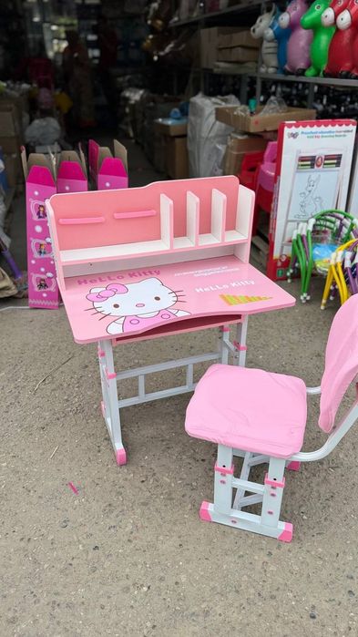 Письменный стол  Hello kitty с регулируемым стулом для детей