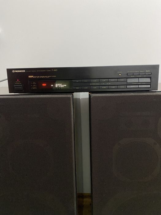 Tuner radio pioneer pentru cunoscatori in stare foarte buna