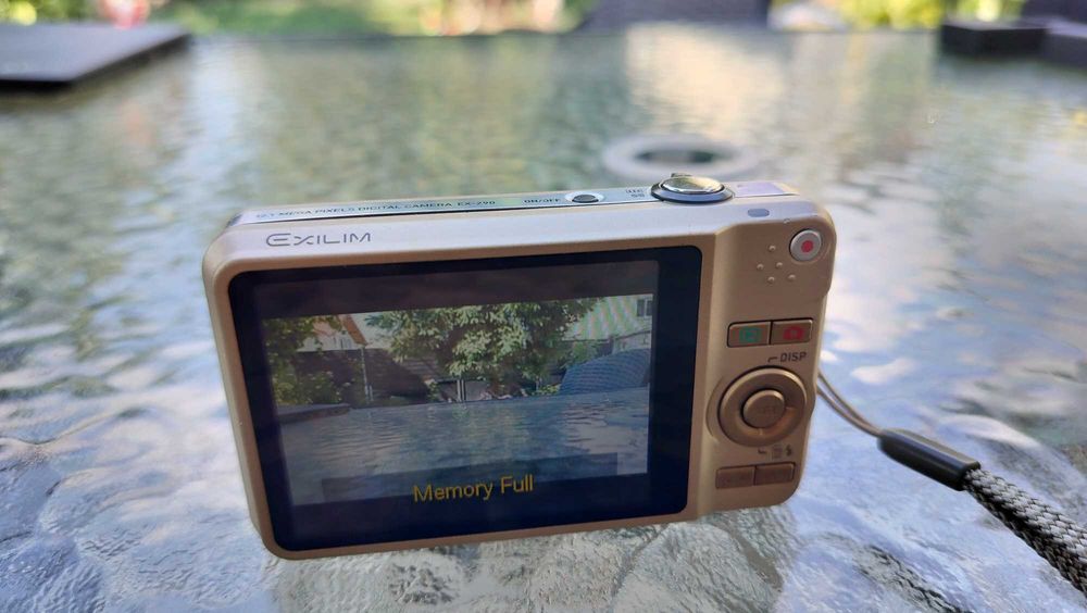 Compact Digital Camera Casio EXILIM EX-Z90 Gold 12.1 Mp