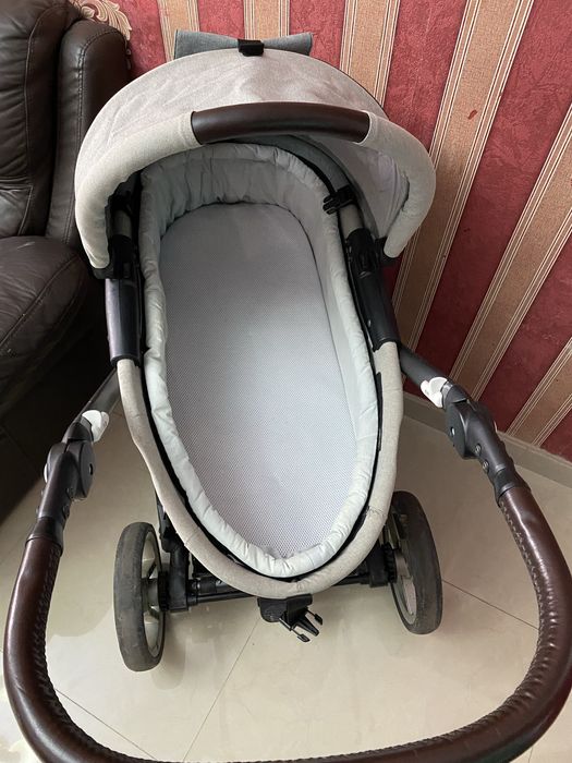 Vand carucior cu landou si scoica cu isofix