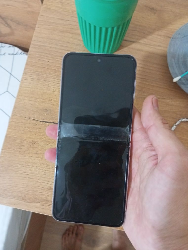 Samsung z flip 4, не работает дисплей