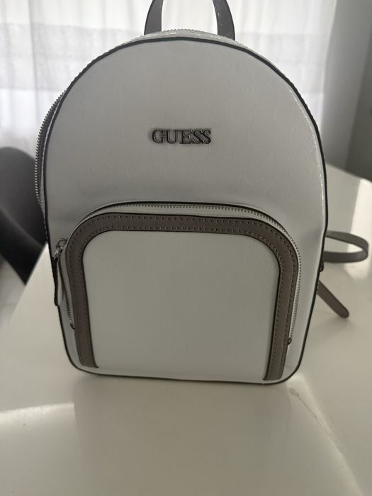 GUESS бяла раничка оригинална
