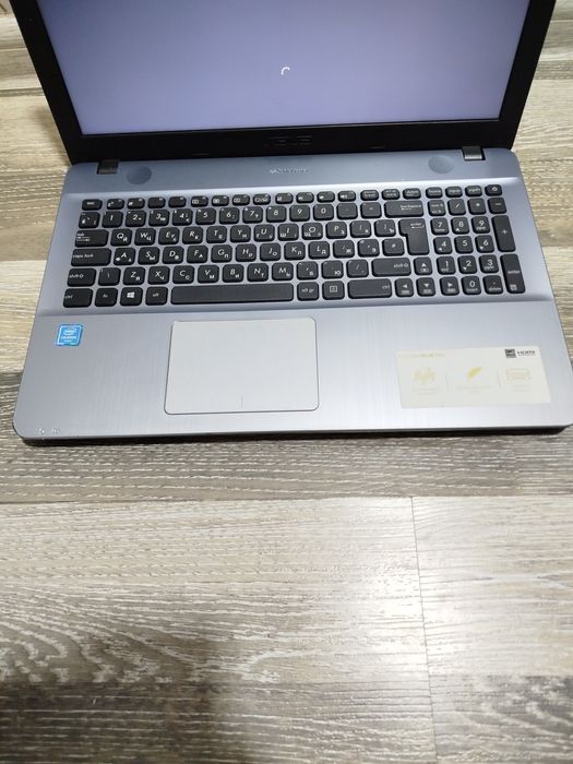 ASUS ofisnoy noutbook 4/500gb xotira xolat yaxshi