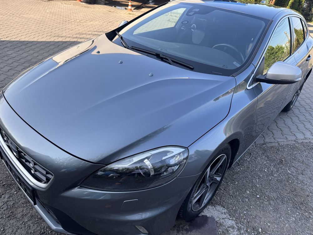 Volvo V40 R DESIGN
