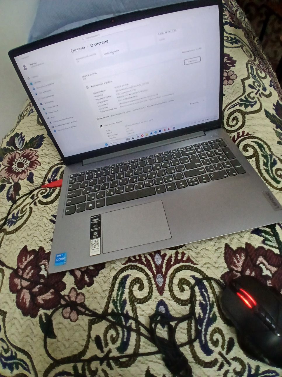 Леново идеапад 3,i3 1215U i3 core 12th gen 11windows 8/256