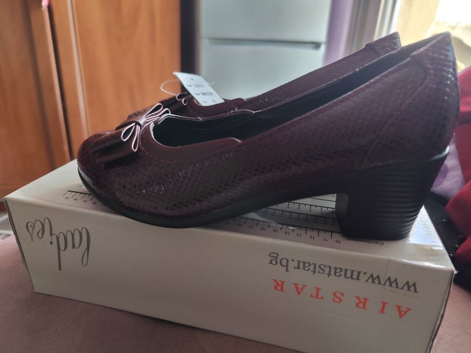 Дамски обувки във вишнав цвят пролетни