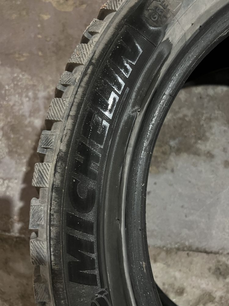 Шины R18 зимние Michelin