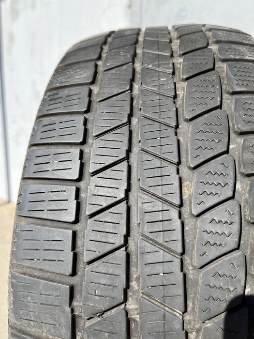 2 бр.  зимни гуми 235/55/18 Continental DOT 4118 5 mm