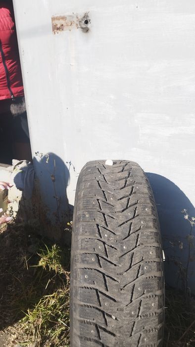 Продам комплект зимней резины с дисками