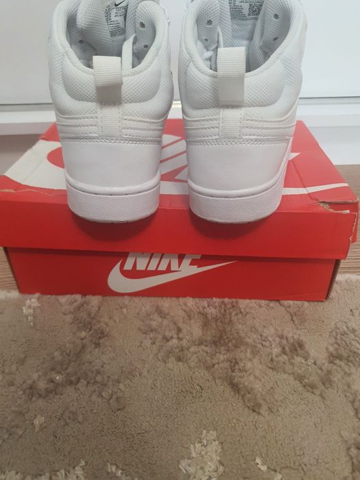 Ghete jordan mid nr 38 si nr 40