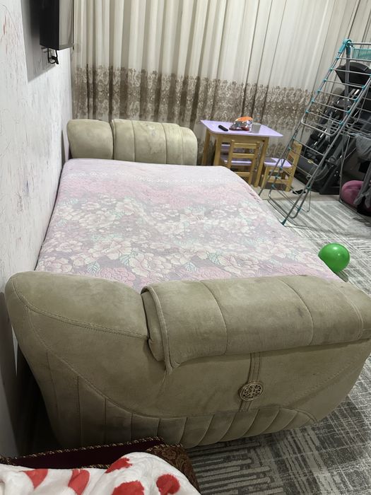 Divan  B U  bolshaya prochnaya