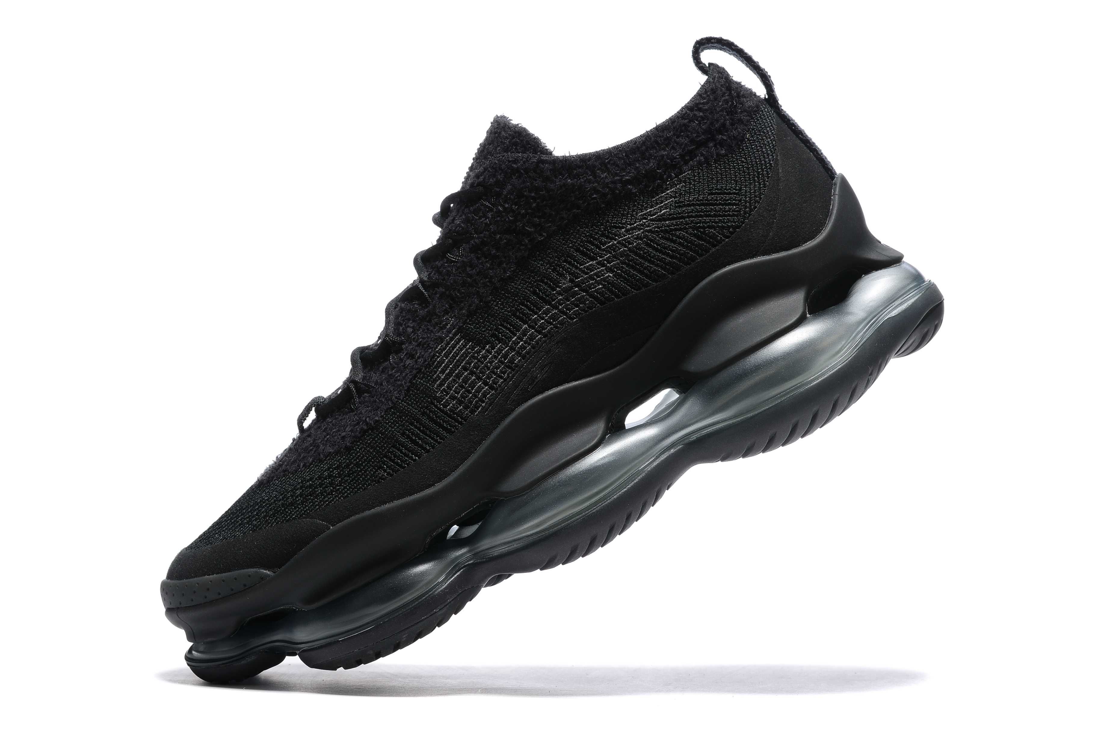 Noul model NIKE Scorpion Black ,la 2 perechi --> CADOU tricou CAVALLI!
