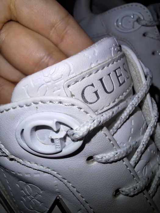 Sneakers Guess- mărimea 36 BLACK FRIDAY