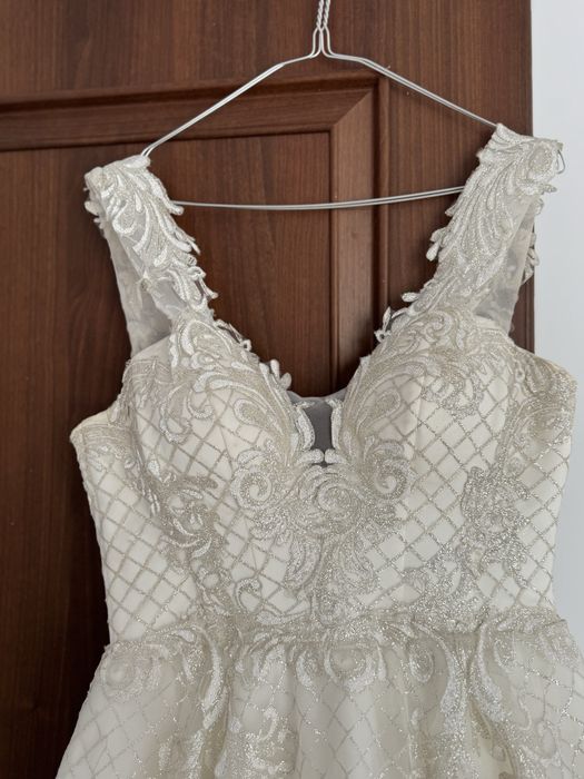 Vând rochie de mireasă