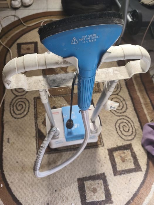 Vând aparat de calcat