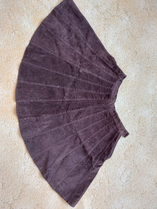 Fusta clos din catifea