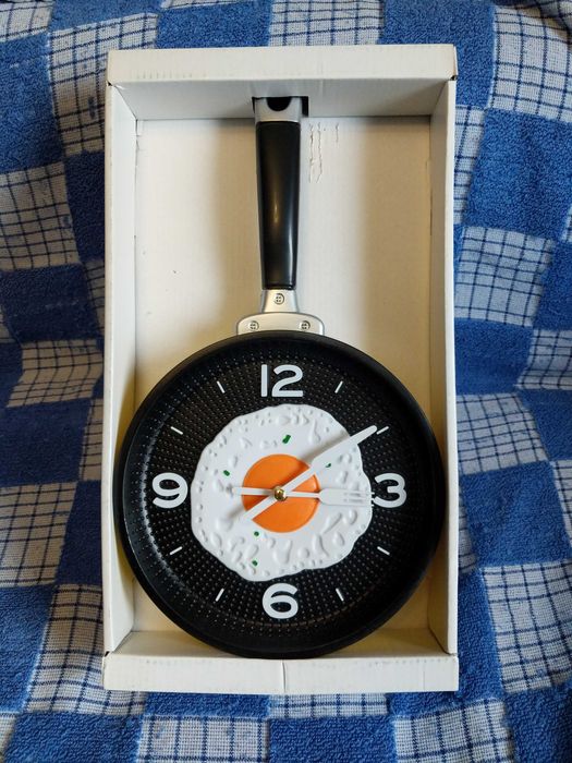 Настенные часы-сковорода с глазуньей 19 см, Шымкент