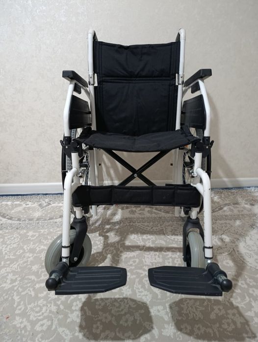 Инвалидная коляска. Новый.