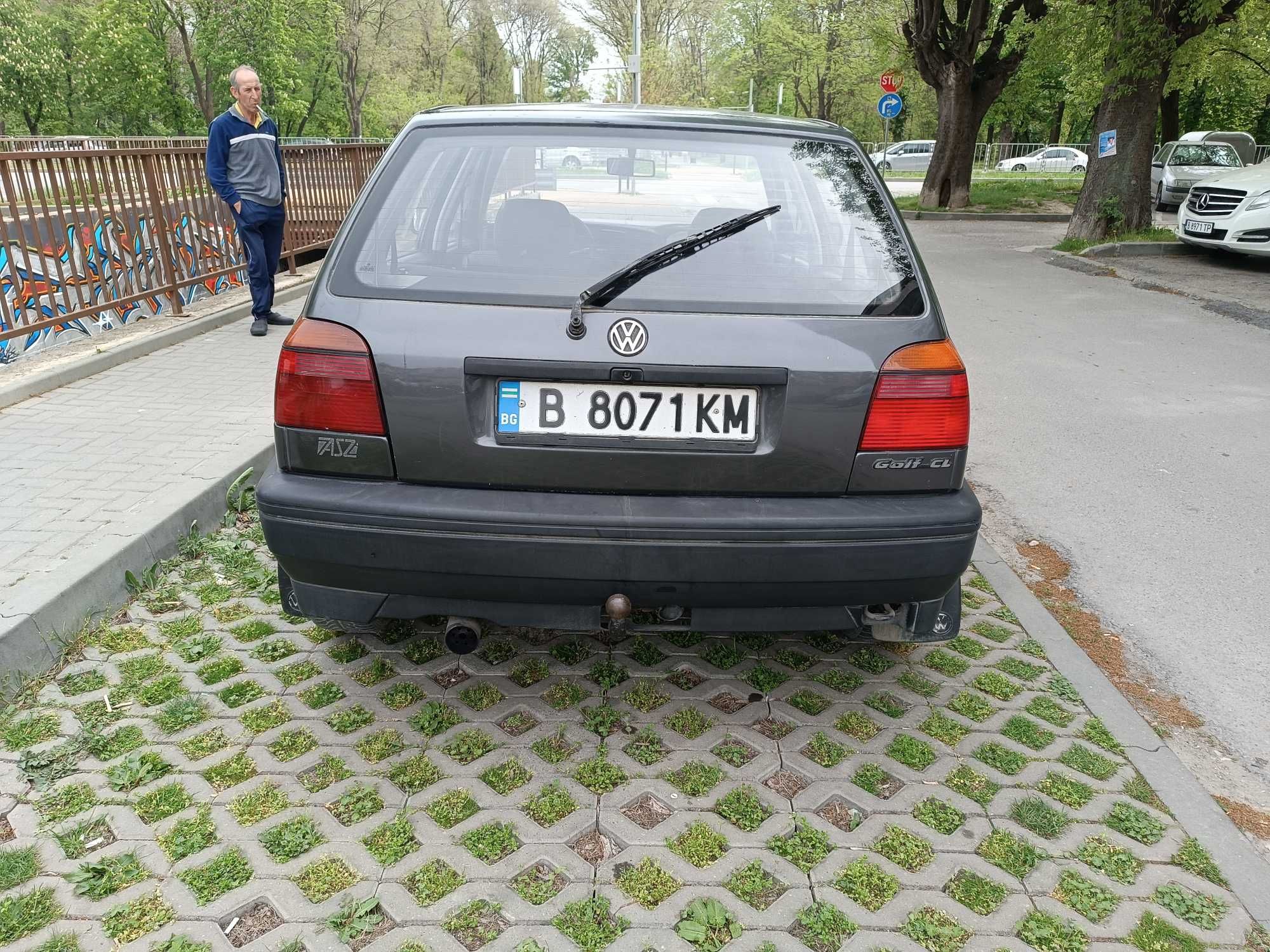 Автомобил VW Golf CL