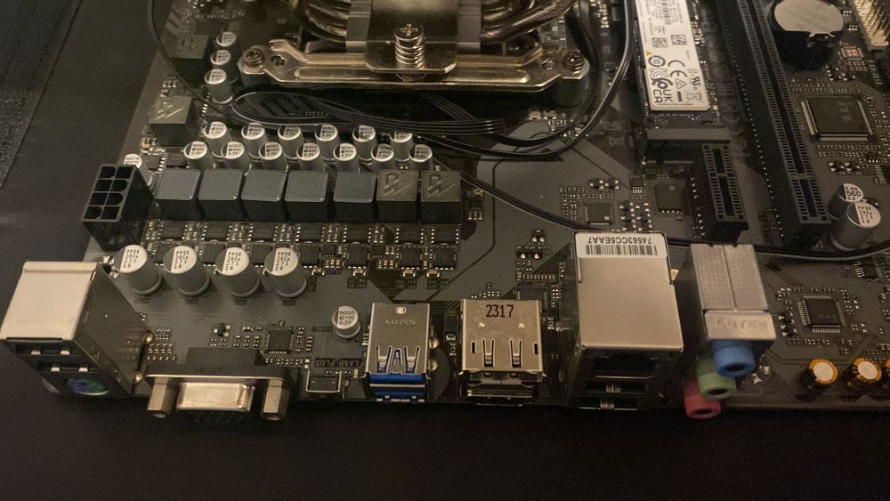 Placa de baza GIGABYTE B650M S2H+Ryzen 7700 3.8Ghz+32gb+1TB SSD