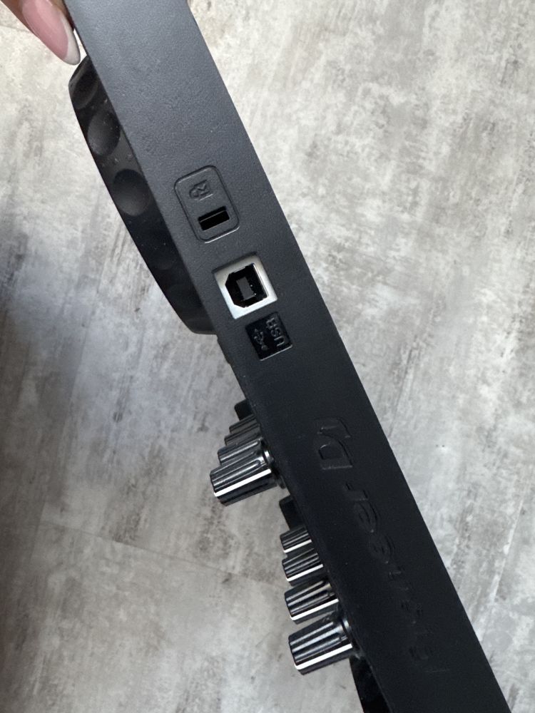 DJ controller DDJ-200