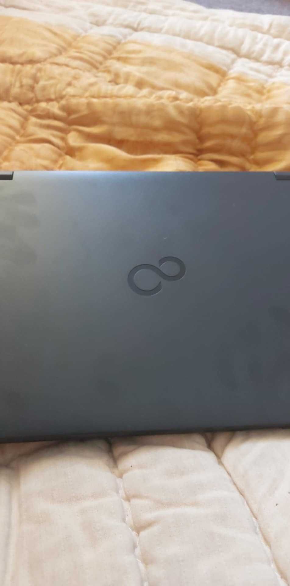 Fujitsu laptop чисто нов