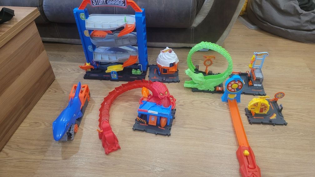Писти на хот вилс Hot Wheels