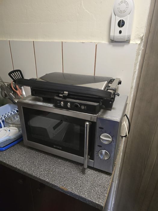 Cuptor microunde Gorenje plus prajitor sandwich
