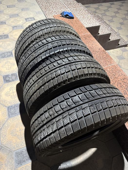 Зимние шины westlake 24 год почти новые