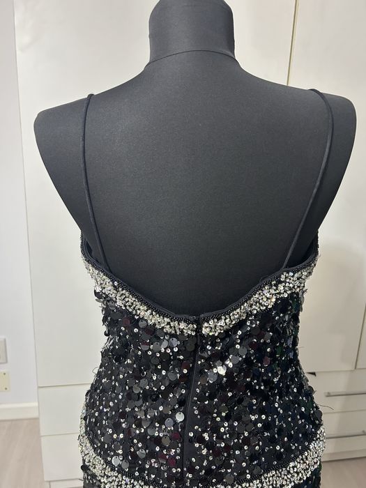 Rochie eleganta seara, lucrata manual stare foarte buna.