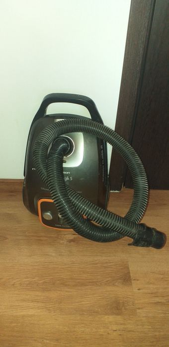 Aspirator Rohnson cu Sac 700W A+