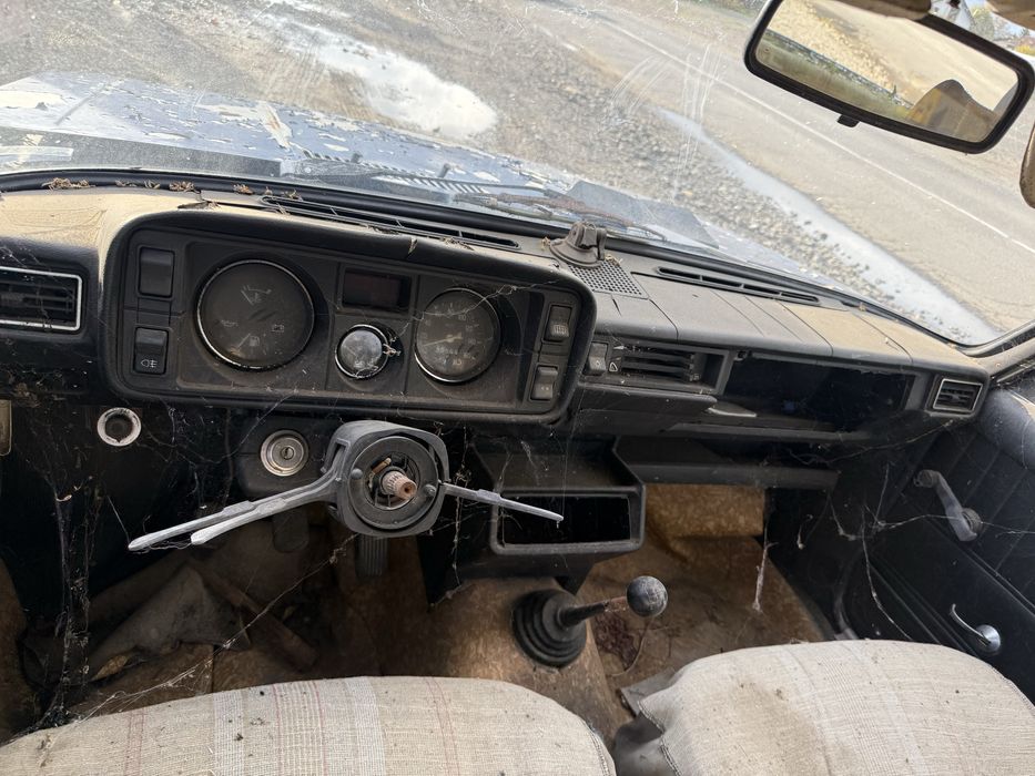 Лада 5 ца 2105  бензин на части