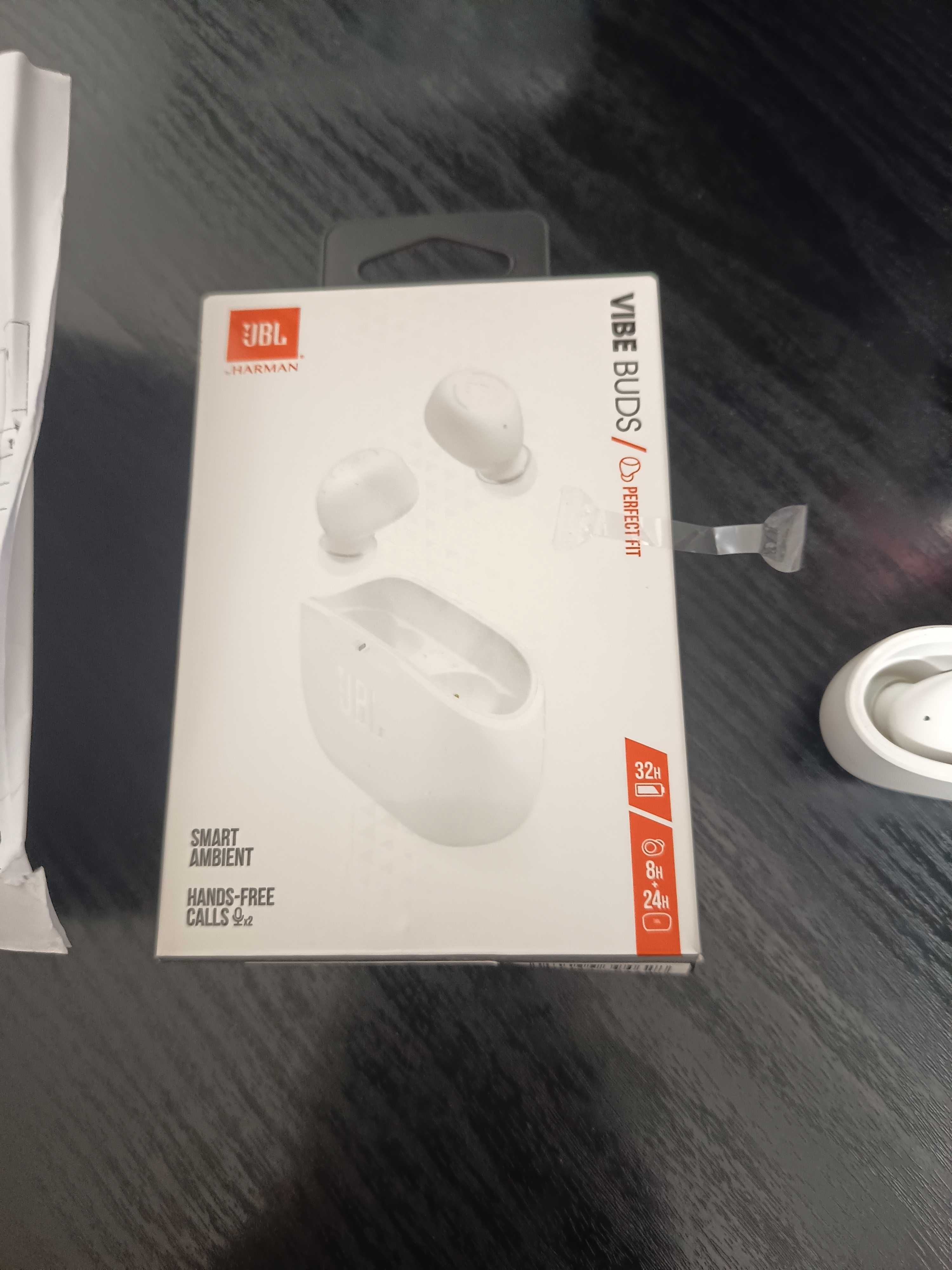 Vând căști handsfree,nefolosite
