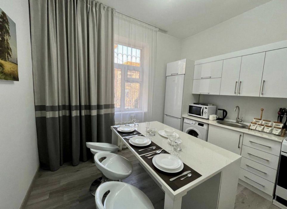 Аренда ул.Тараса Шевченко сердце Ташкента 2/2/2/-60кв.м+ балкон 900у.е