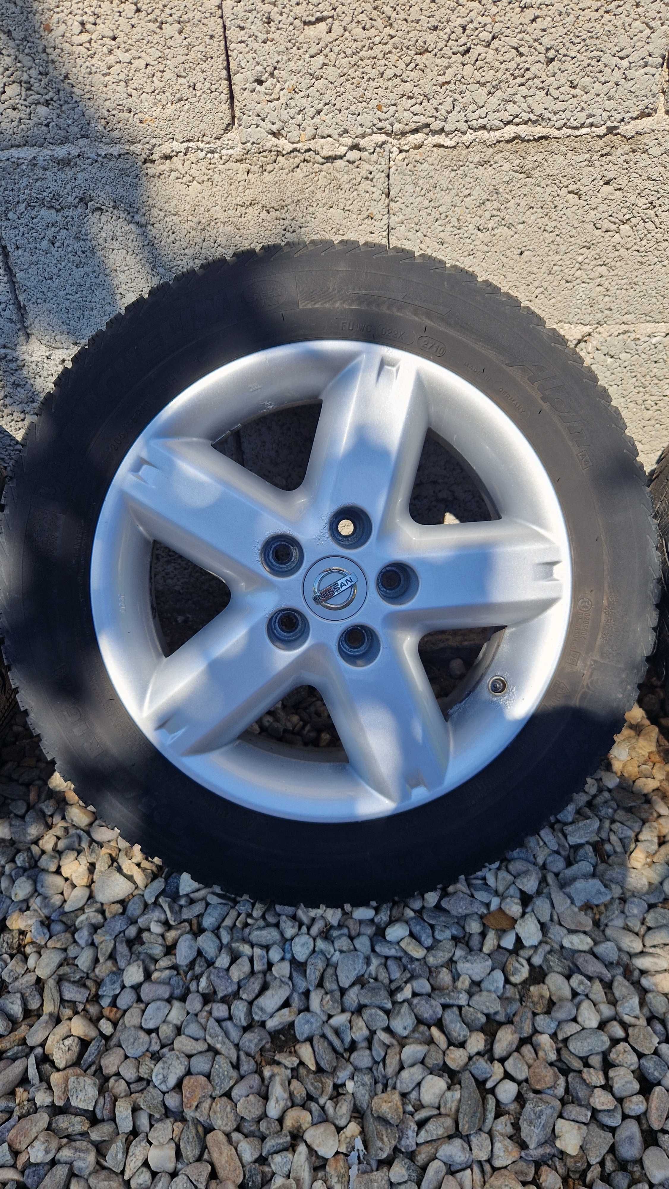 NISSAN XTRAIL Джанти със зимни гуми 205/55/16  6,5J×16  ET40  5×114,3
