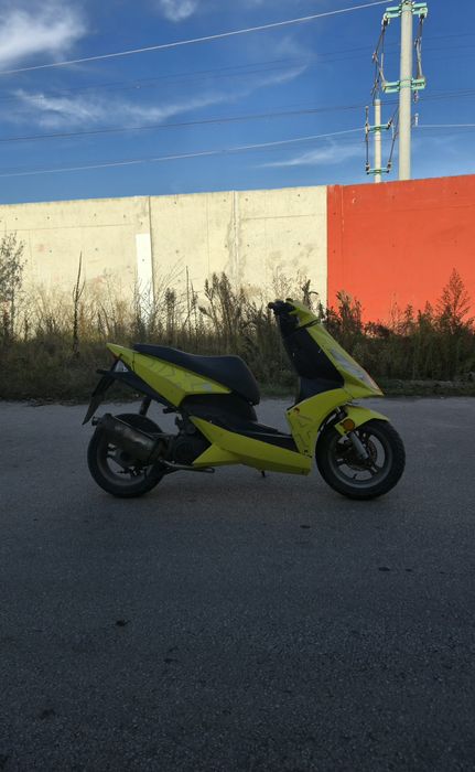 Продавам скутер с ДОКУМЕНТИ