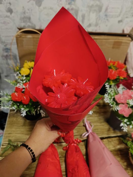 Восъчни цветя за поводи