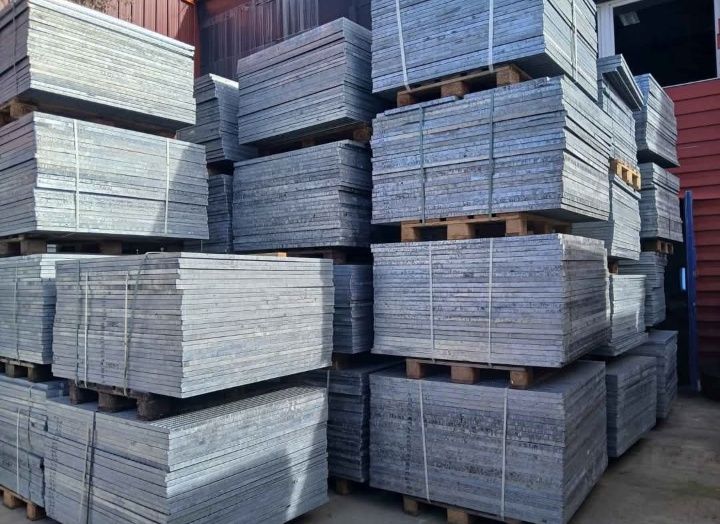 Vindem grătare zincate trepte orice dimensiune își dorește clientul