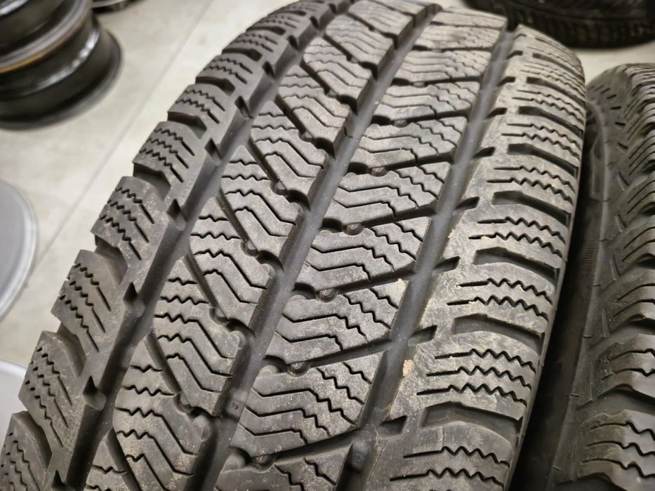 4 anvelope iarna Uniroyal 235 65 16C stare foarte buna