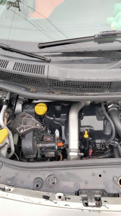 Vînd Renault Grand Scenic...Motor Dizel 1,5...2008.…1000euro neg.