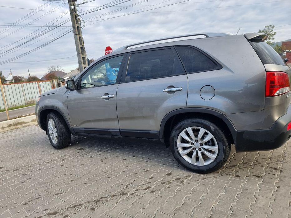 Vând Kia sorento