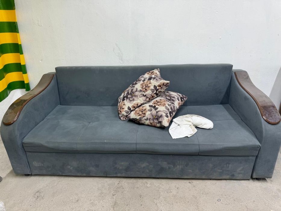 Диван стеллаж полки