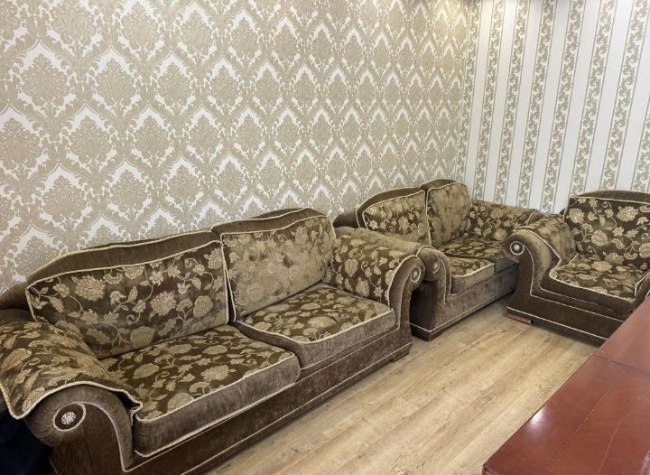 СРОЧНО!  Продам диван с 2 креслами