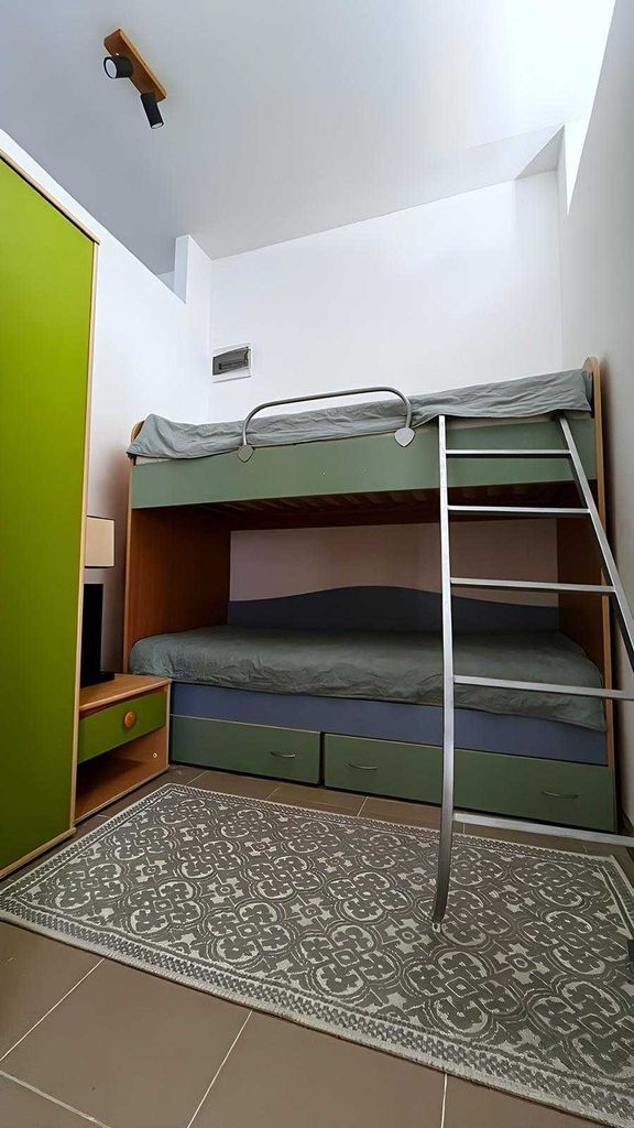 Дава се под наем Тристаен апартамент в Поморие - 55 кв.м за 350 € - Снимка #2