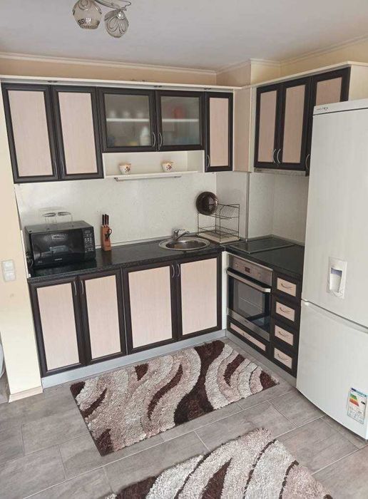 Дава се под наем Тристаен апартамент в София, Център - 90 кв.м за 650 € - Снимка #2