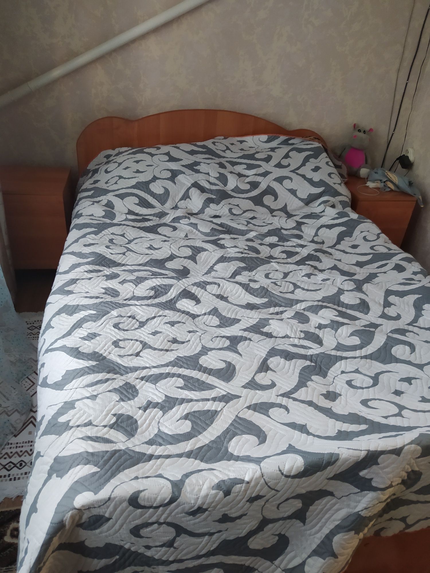 Продам двухспальную кровать