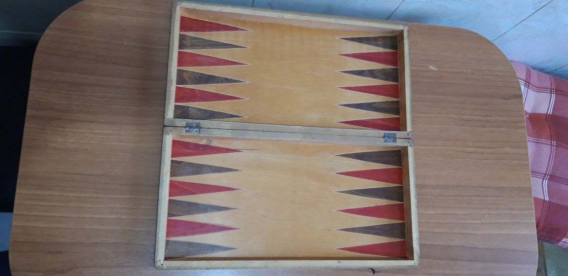 Table, 24+1  puluri( piese) zaruri, 36/ 17,5 cm