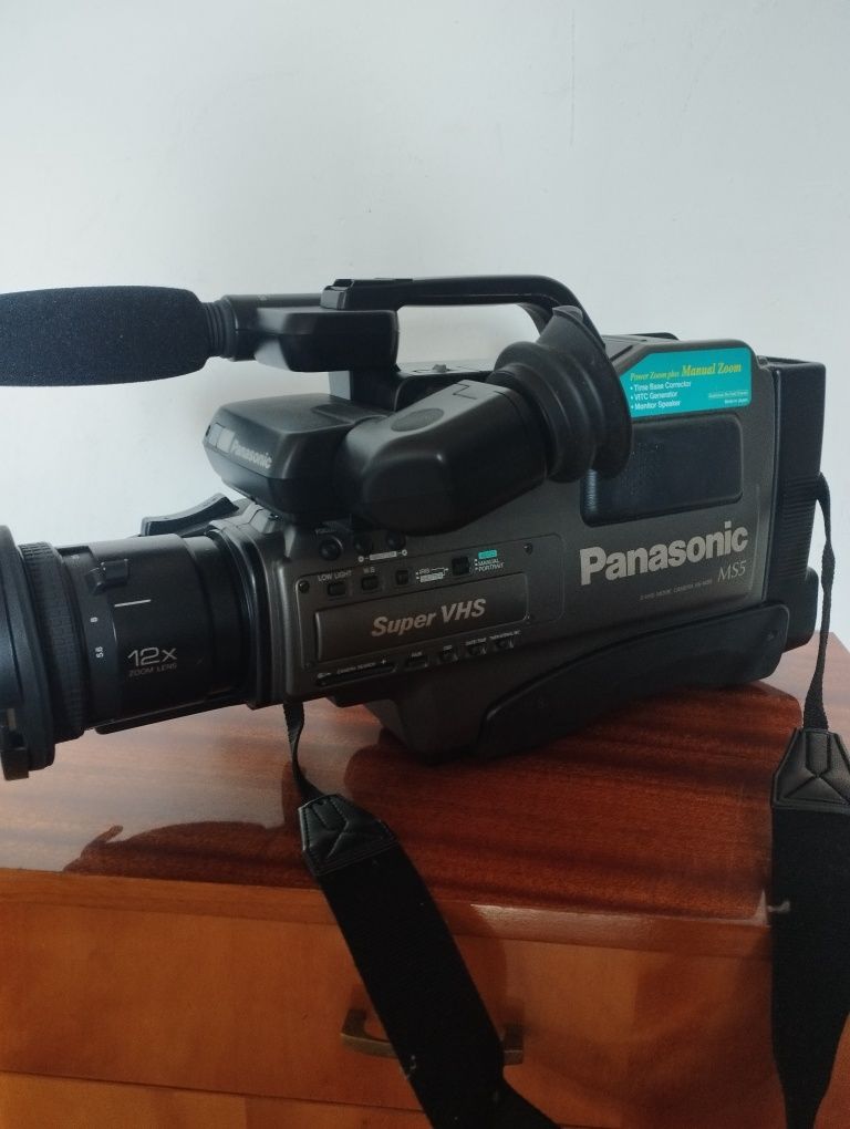 Продавам камера Panasonic nv-ms5