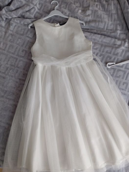Белое платье на девочку